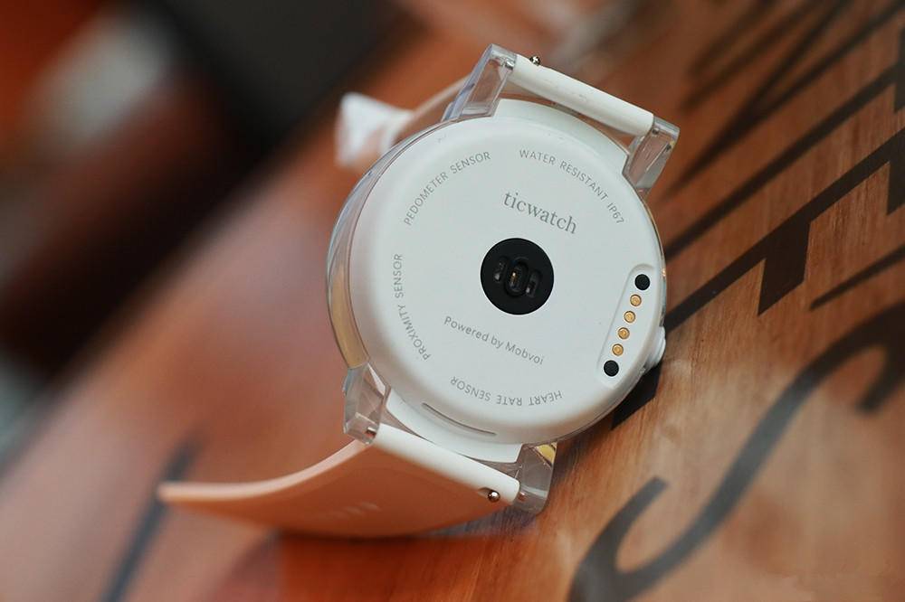 抖音同款网红智能手表,ticwatch e时尚系列了解下