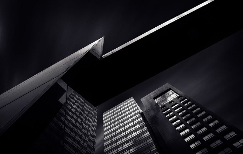 那么,如何打造这样炫酷的建筑照片呢? 打开一张图片.