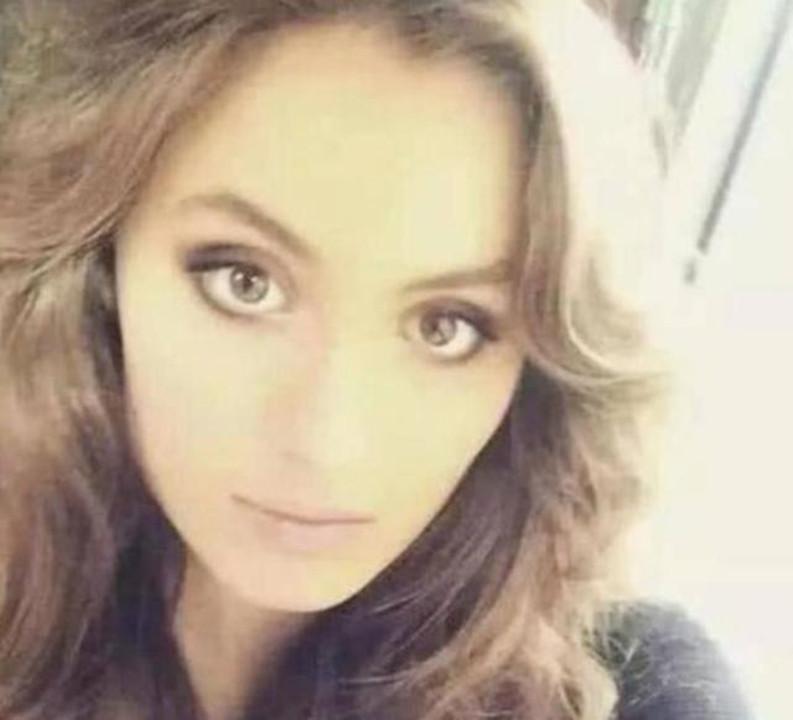 有种"幸运"叫憨豆先生的女儿,避开缺点挑优点长,网友:太惊艳