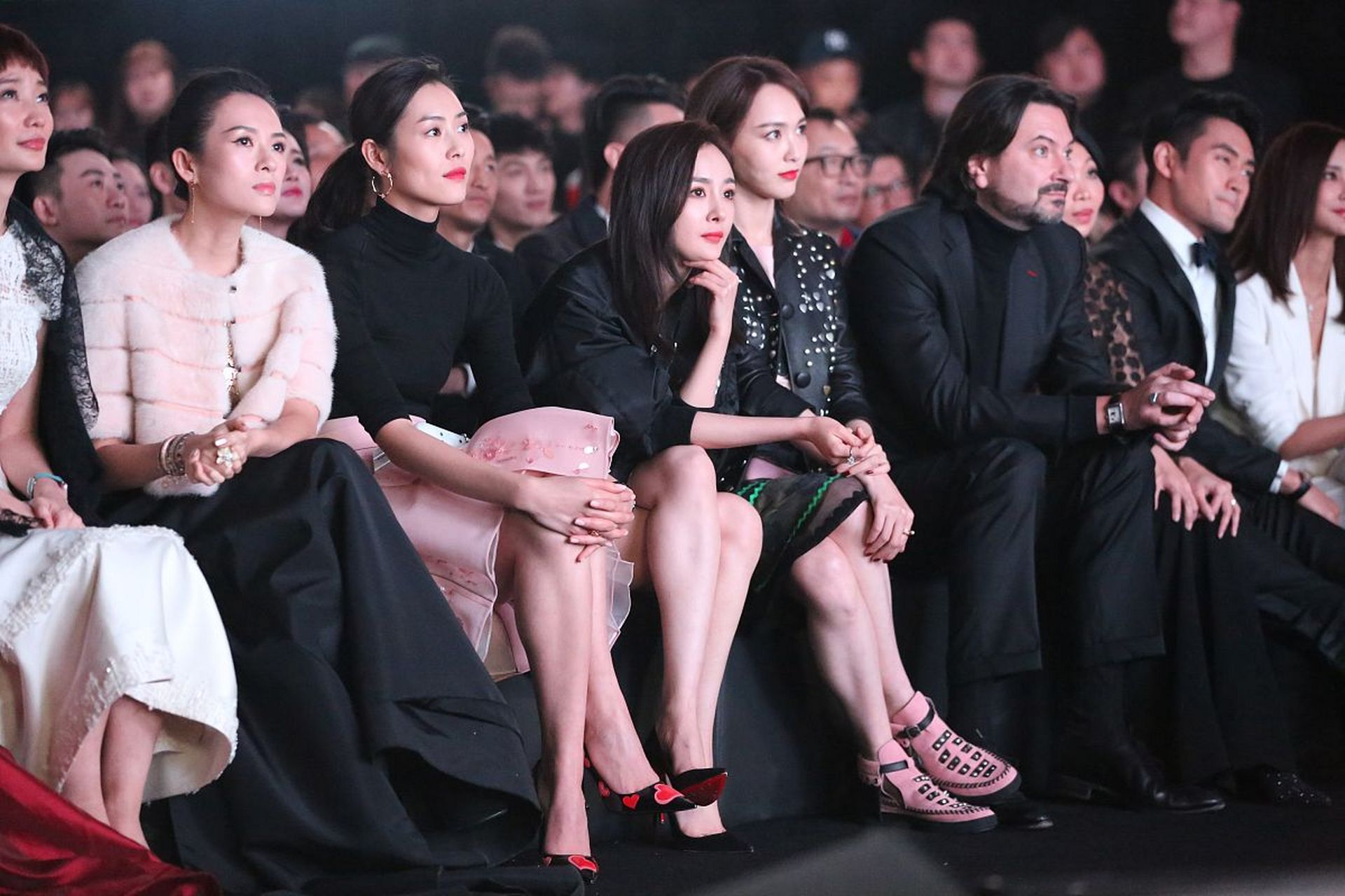 章子怡,刘雯,杨幂,唐嫣的同框生图,最耐看的,竟然是刘雯[左捂脸]?