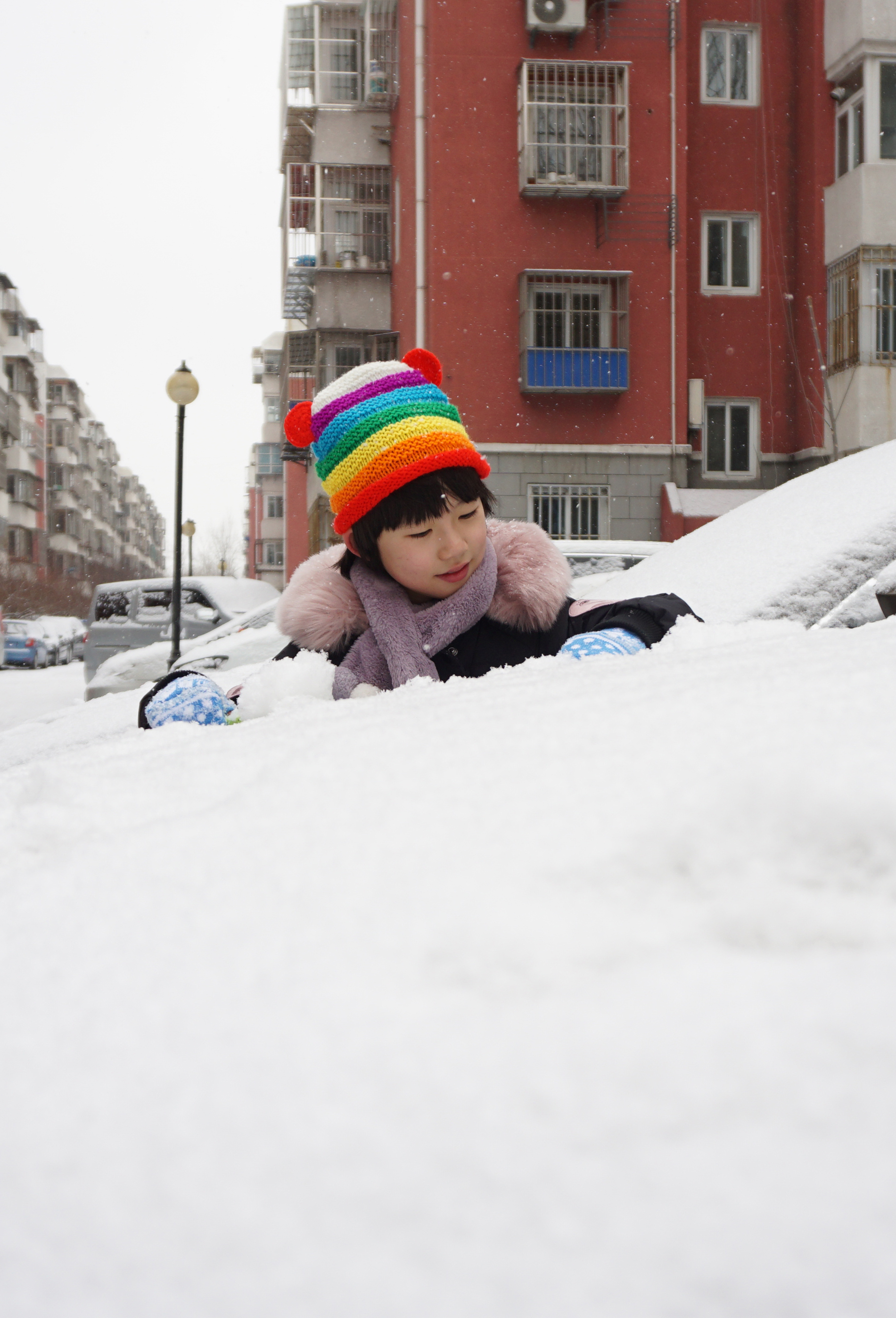 雪中兒童歡樂多