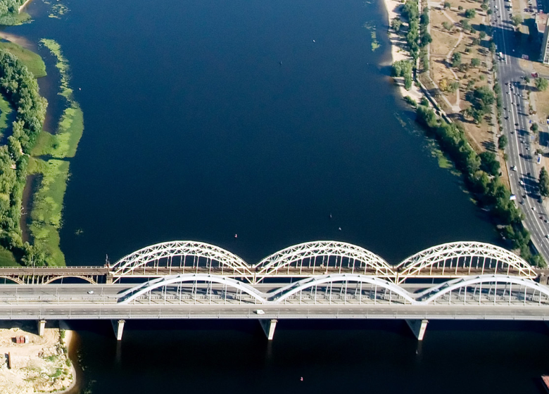 这里没有纷纷扬扬的杂乱景象,给人们带来喜悦,很让人憧憬