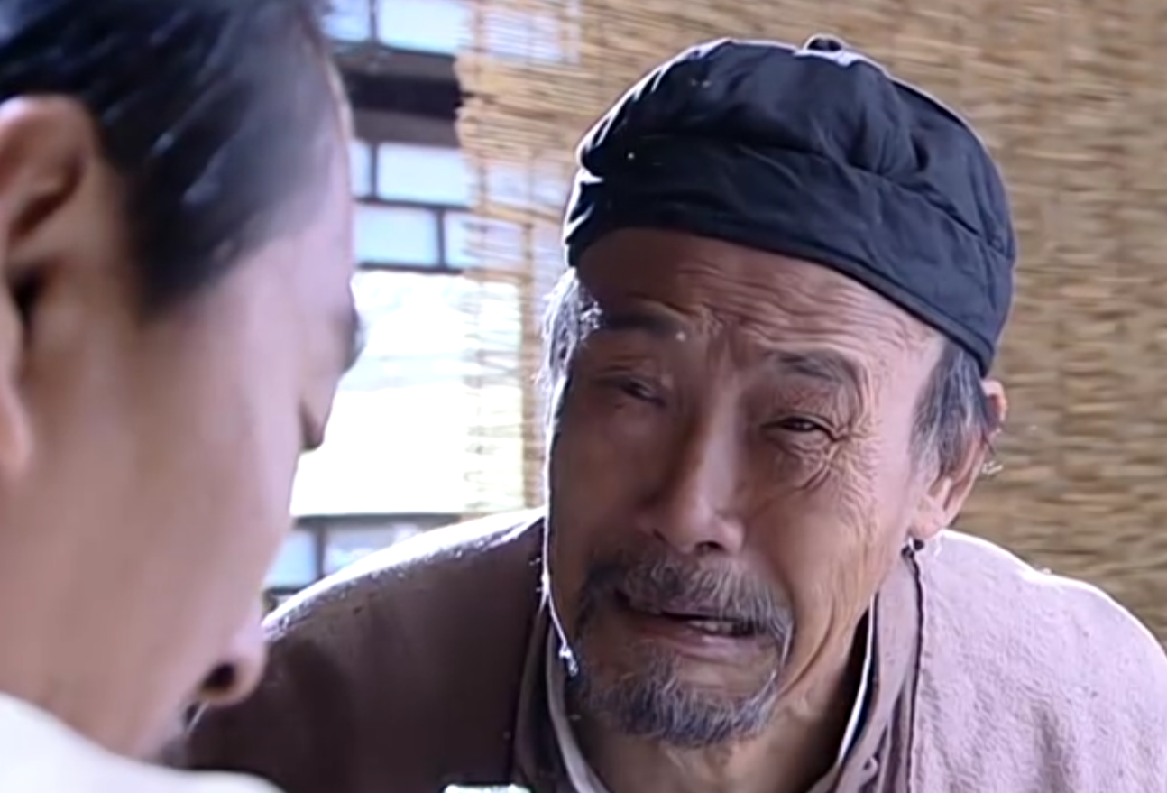 他是《小兵张嘎》中胖墩的父亲,最后的结局令人感动