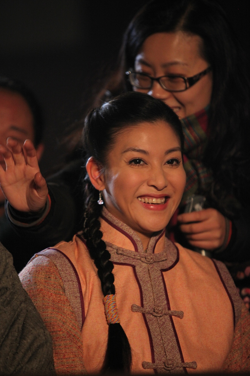 娱乐# #影评# 《新燕子李三》是一部电影,由陈龙和李彩桦主演.