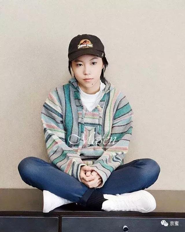 这一件是上世纪70年代的mexican baja jacket,店内有售卖,窦靖童也很