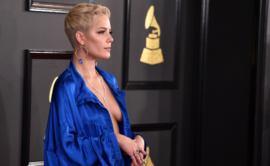 出道4年成最火女歌手,一首歌走红全球,人气直逼北美一线歌手