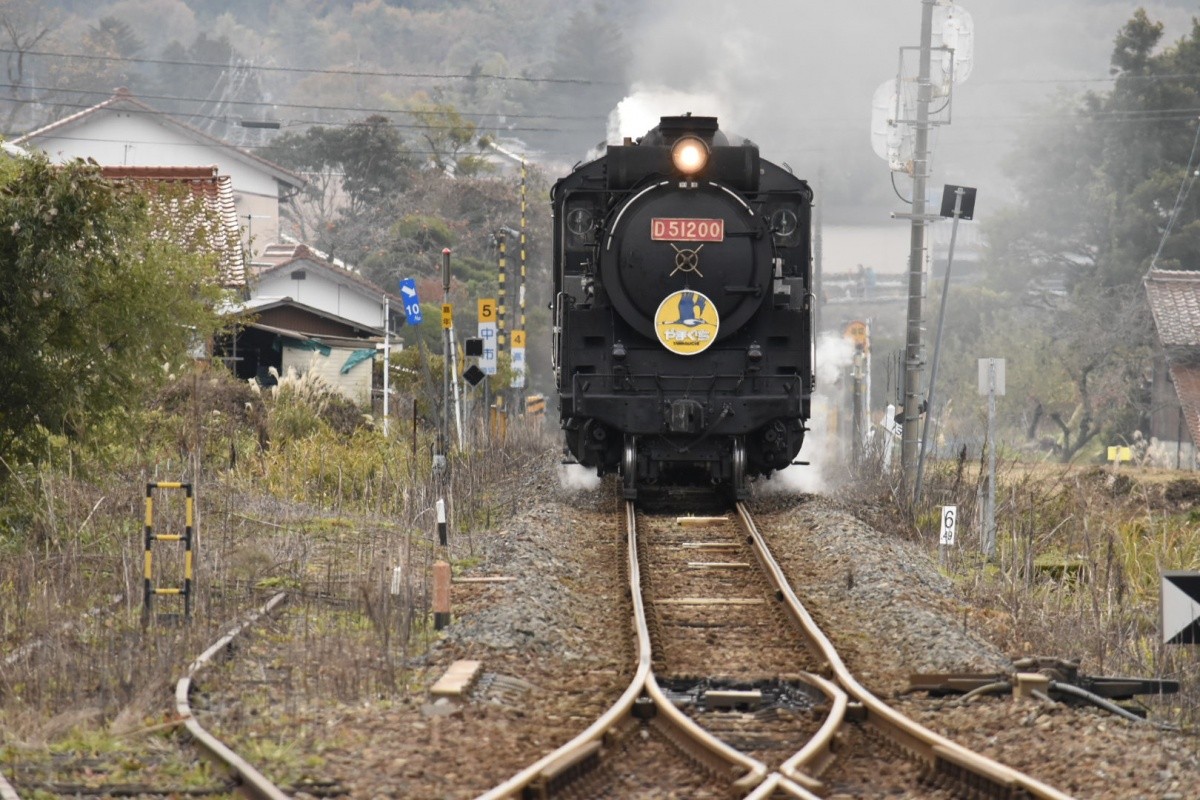 sl山口号蒸汽火车是jr西日本的蒸汽火车班次,由1937年开始运行,并在
