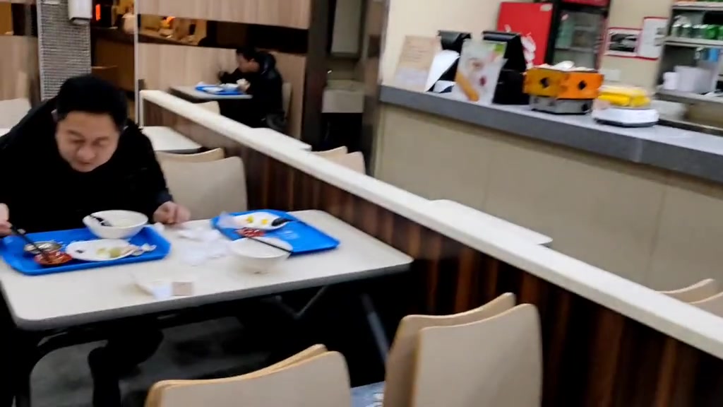 京城之行我们住宿在维也纳3好酒店(沙河店),持酒店盖章的早餐券到附近100米的田老师红烧肉