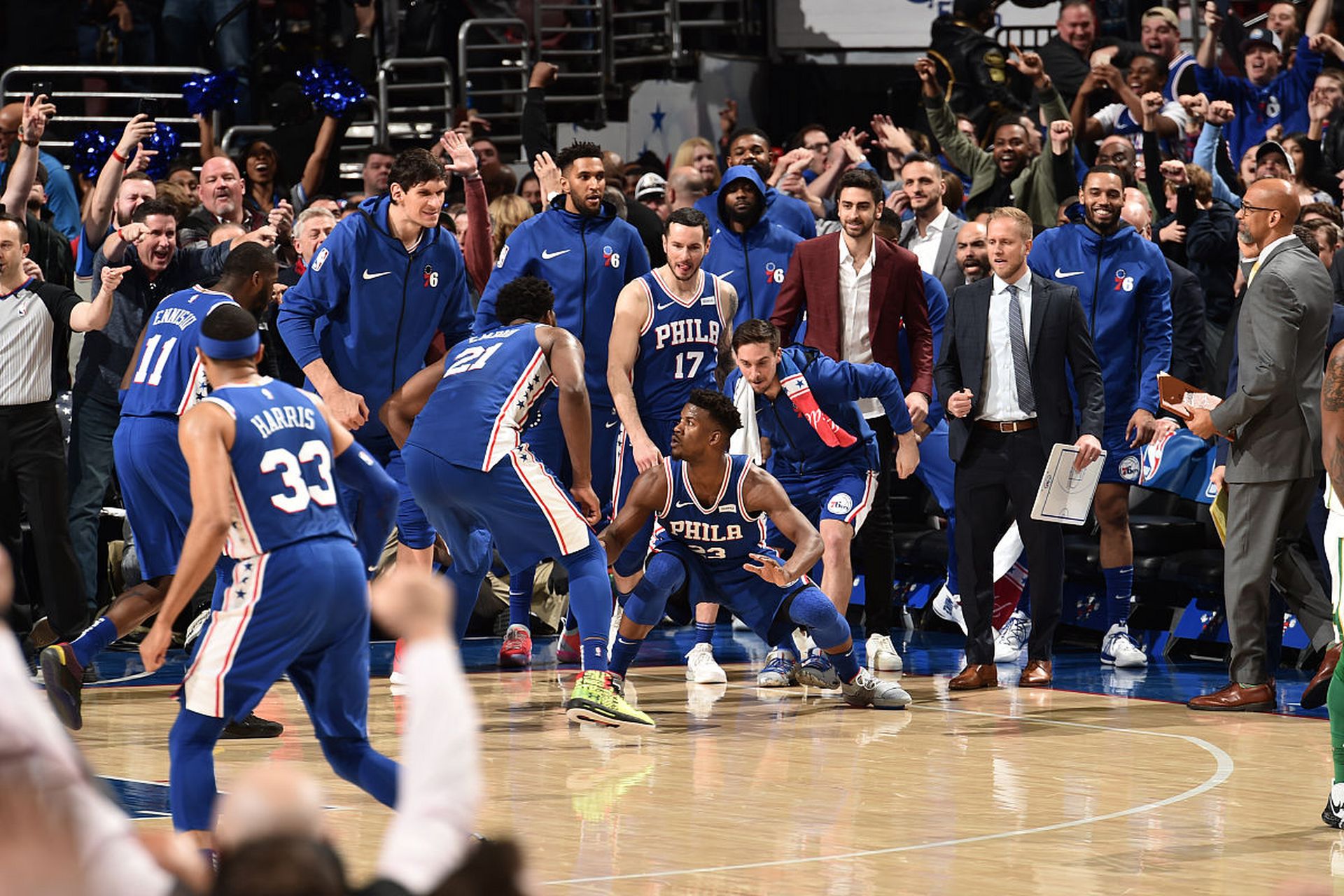 费城76人队战胜凯尔特人队获得赛点  nba季后赛继续进行,费城76人队在