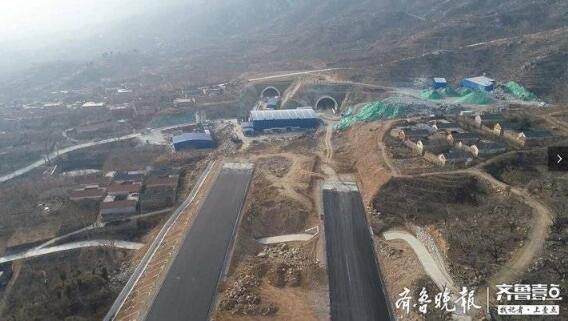 济泰高速北崖头隧道双线顺利贯通