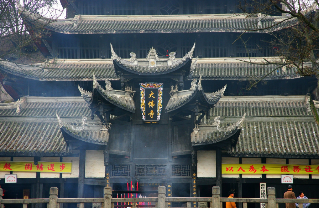 我国最早的全琉璃瓦建筑——重庆潼南大佛寺