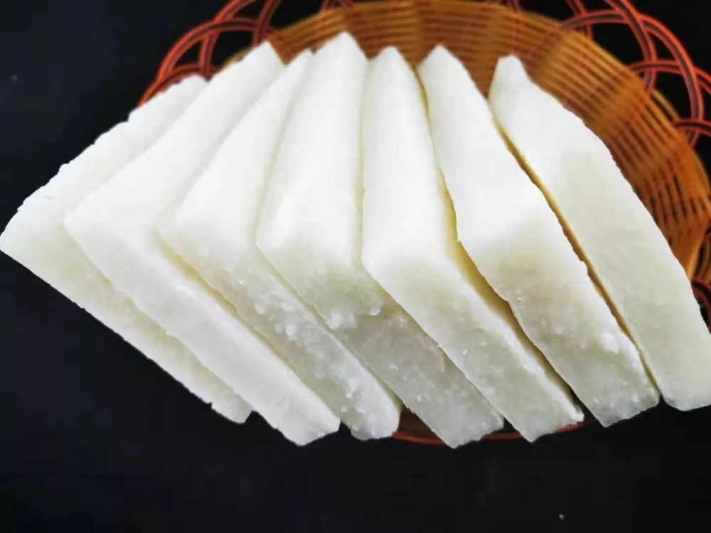 特别在冬天,有多少人会为了焓一块糍粑而回家