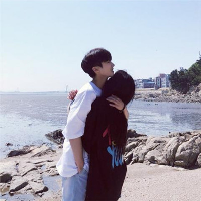 2018最新情侣头像一对两张清新浪漫 2018情侣头像两张一对唯美浪漫