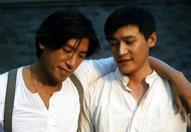 张耀扬与陆毅的合照,那时二人还非常青涩!