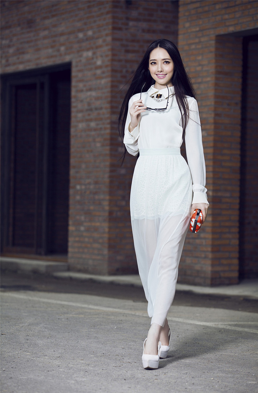 郭碧婷怀孕了# #郭碧婷孕肚照曝光# 已经很久没有公开现身的郭碧 