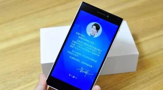 65岁董明珠再次当选格力董事,却因会上提格力手机