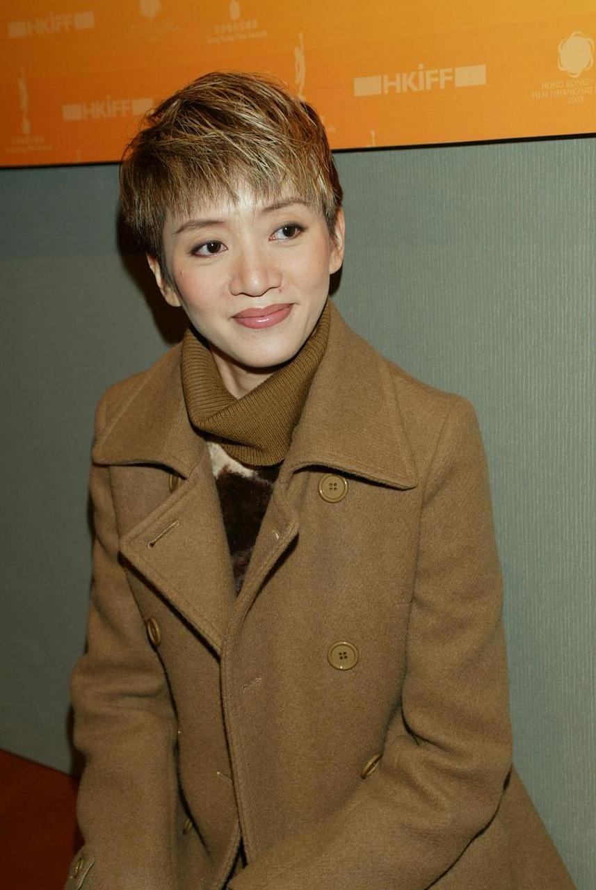 历史的12月30日,香港传奇歌手影星梅艳芳病逝