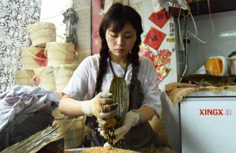 古有貂蝉赛西施,今有"猪肉西施"美貌堪比范冰冰!