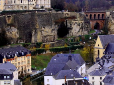 卢森堡是一个高度发达的资本主义国家,欧盟和北约创始成员国之一,也是