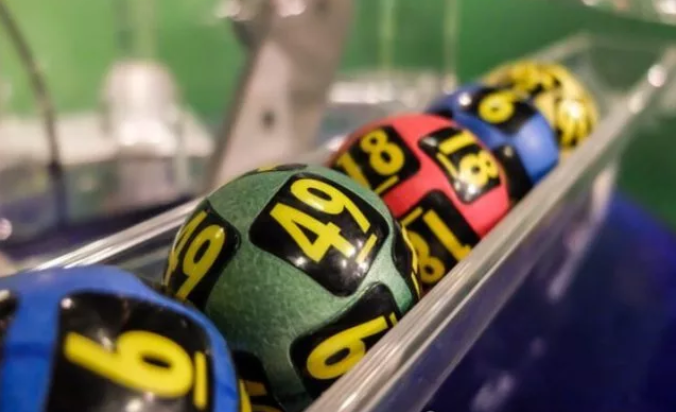 运气王!男子5年前买彩票中了6700万大奖,如今再次豪中670万!