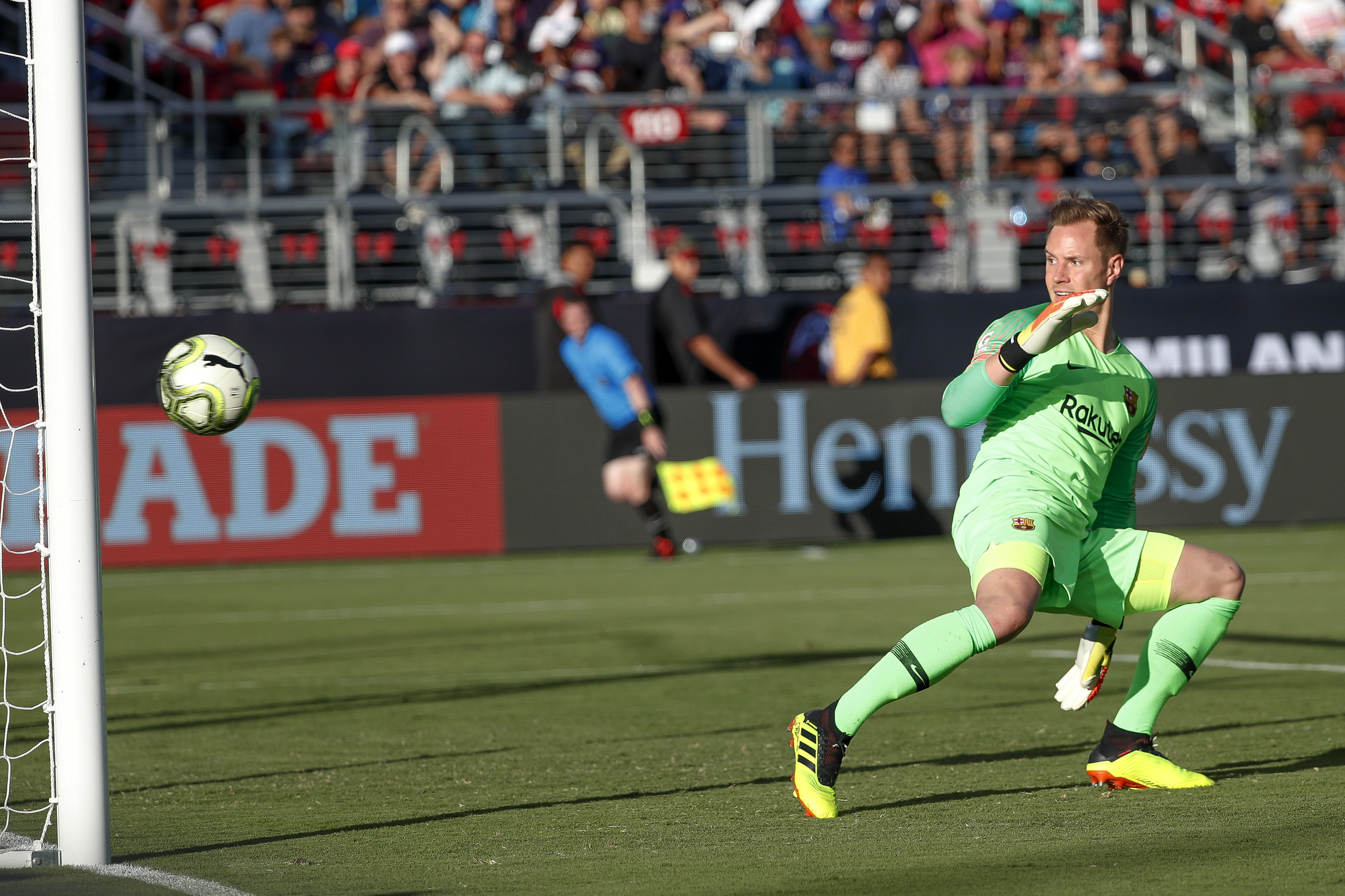 足球——国际冠军杯:ac米兰胜巴萨(3)