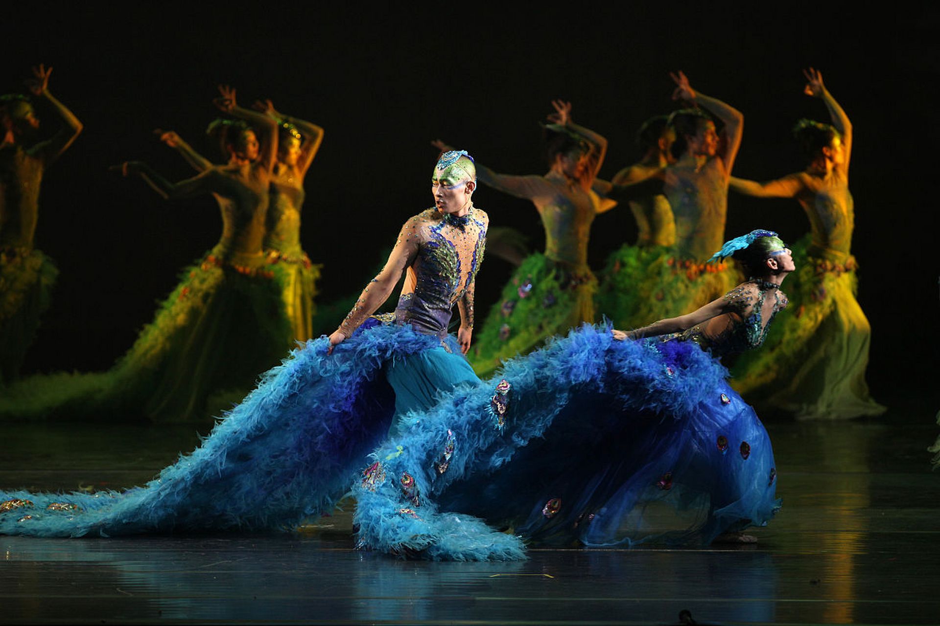 作为中国舞蹈界的代表性人物,杨丽萍的孔雀舞已经成为了她独特的艺术