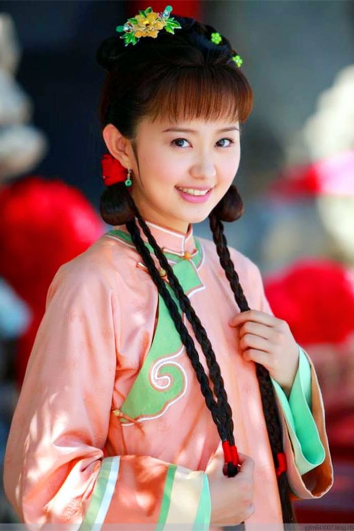 她曾是赵丽颖的好朋友,想着踩着她上位,如今却淡出娱乐圈