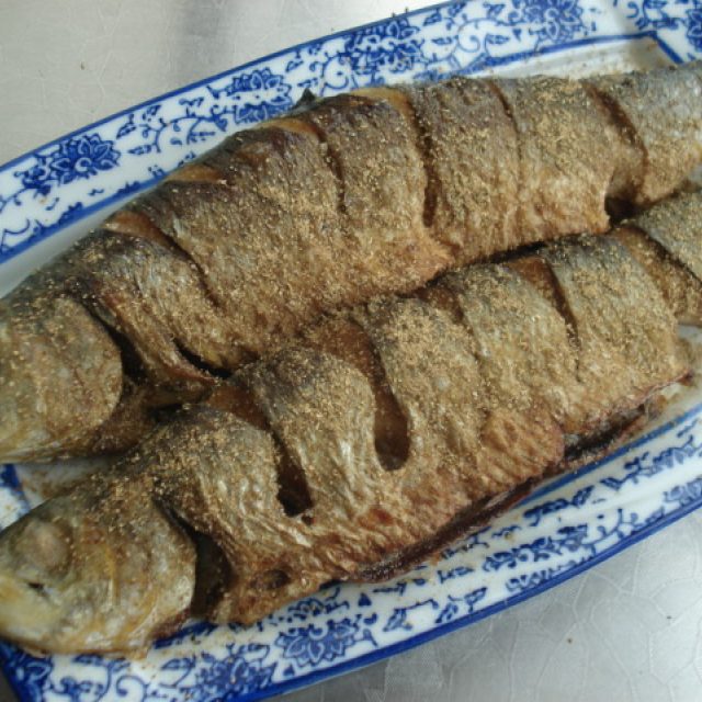 鲱鱼简单煎一下,味道超级赞,一人一条不够