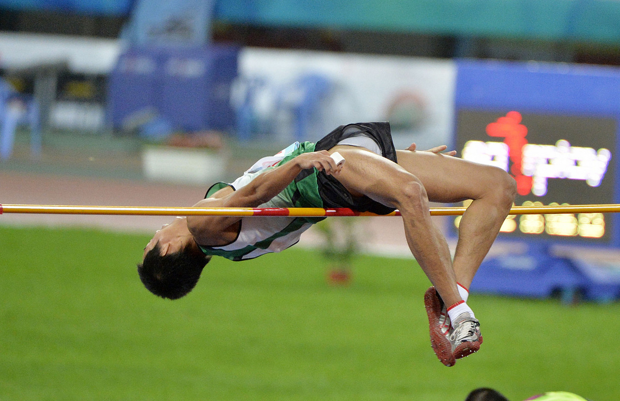 【患者自述】:成为一名跳高运动员是我一直以来的梦想,可是前段时间我