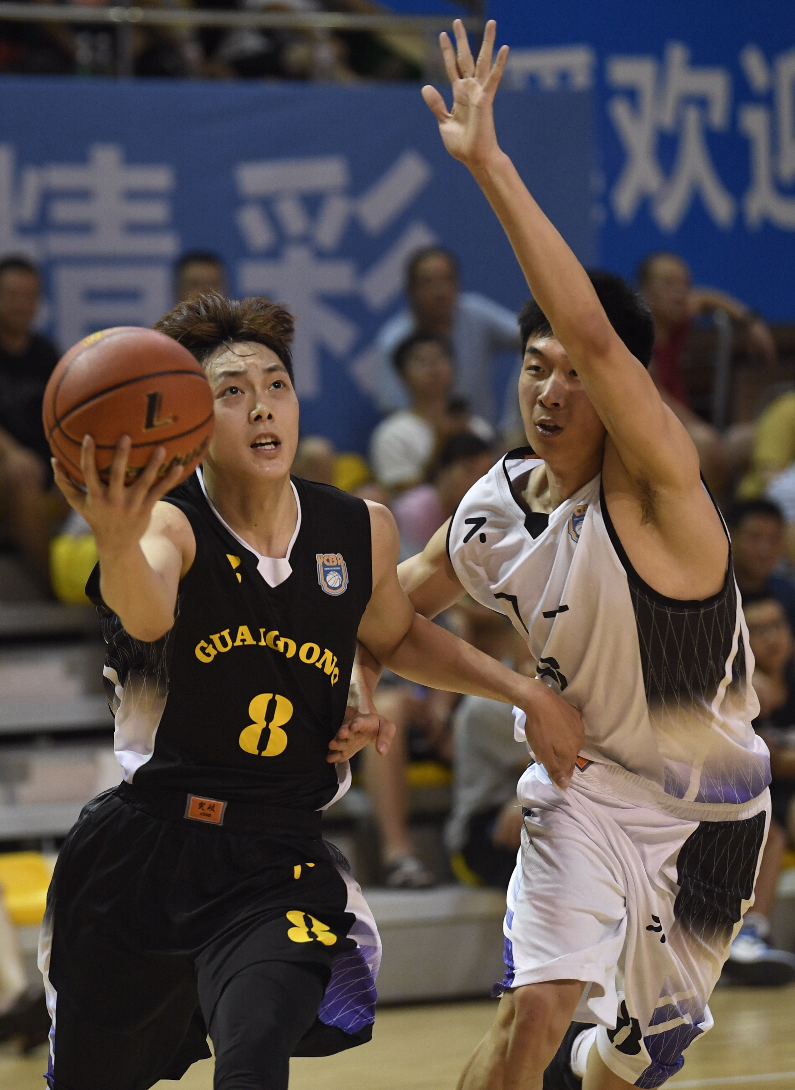 新华社照片,宜宾(四川),2019年7月21日    (体育)(4)篮球——全国青年