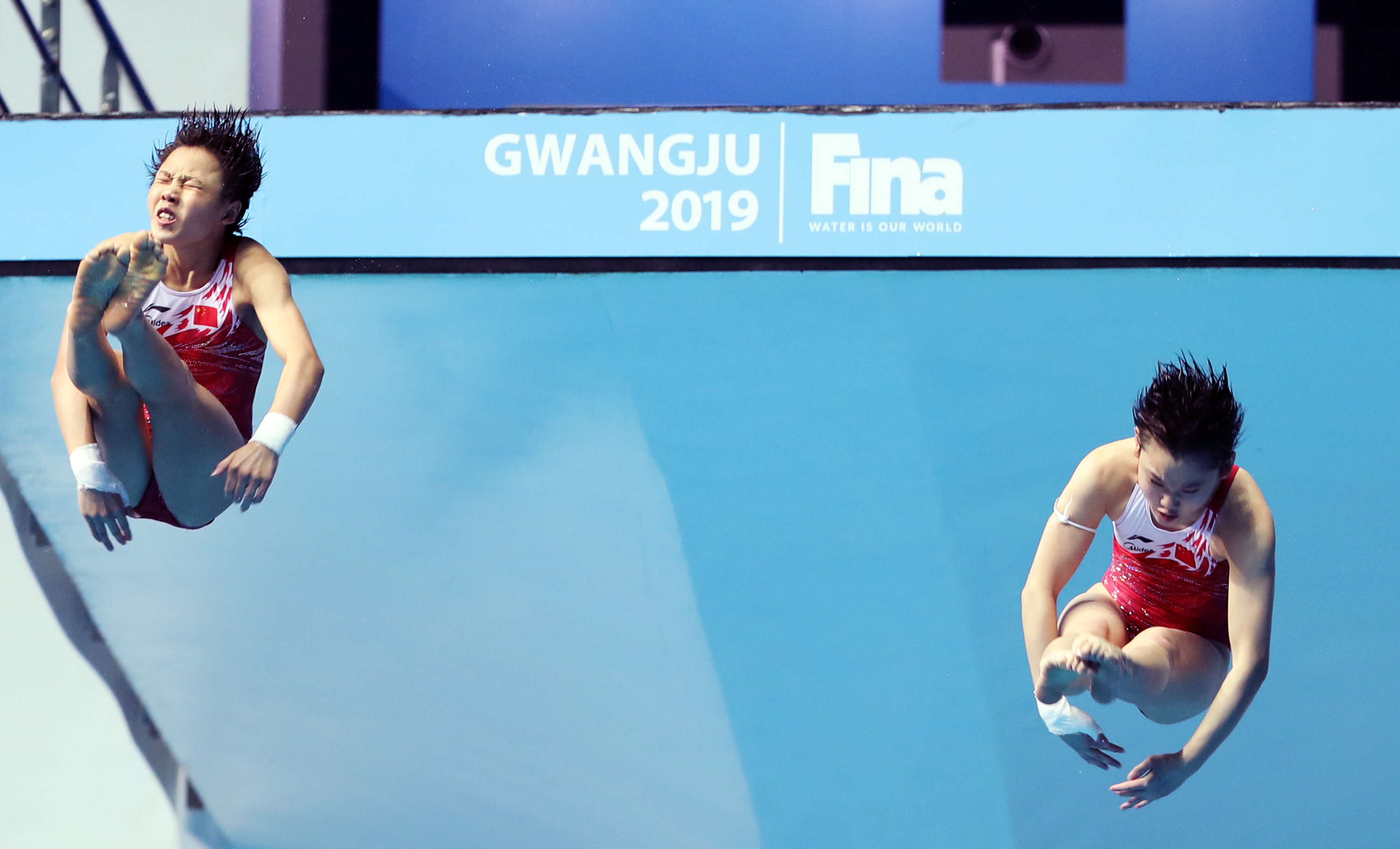 跳水——女双十米台决赛:卢为/张家齐夺冠