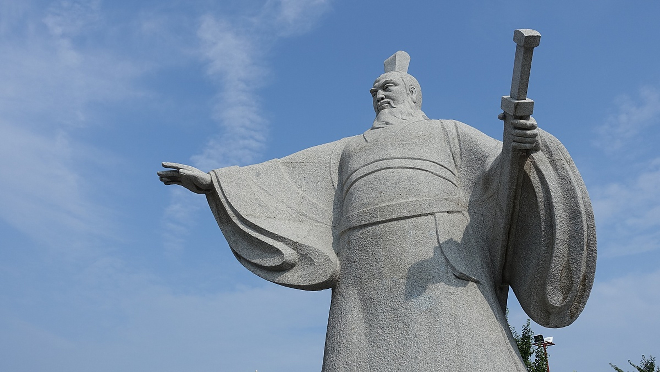 在孝公宠臣景监的举荐下,商鞅献上了一套"循