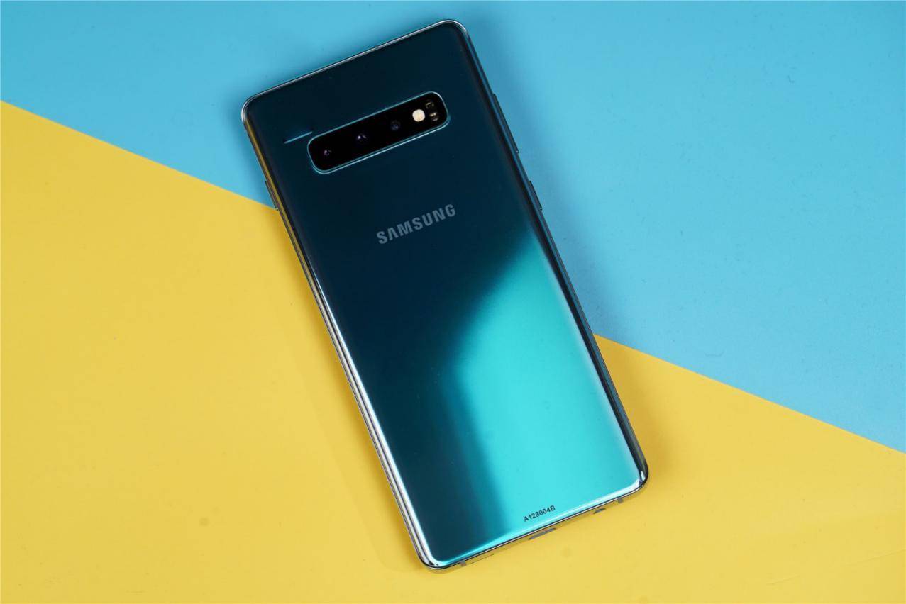 三星galaxy s10 :颜值高性能强,拍照更专业?