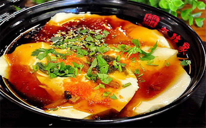 嫩如脂,白如玉,就着一张糖油饼,老北京人的早餐这样吃