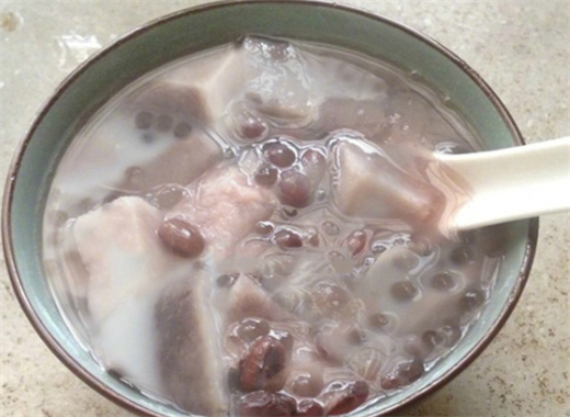 炎热午后,最适合来一碗红豆芋头西米露,香甜软糯还顺滑,爽翻了