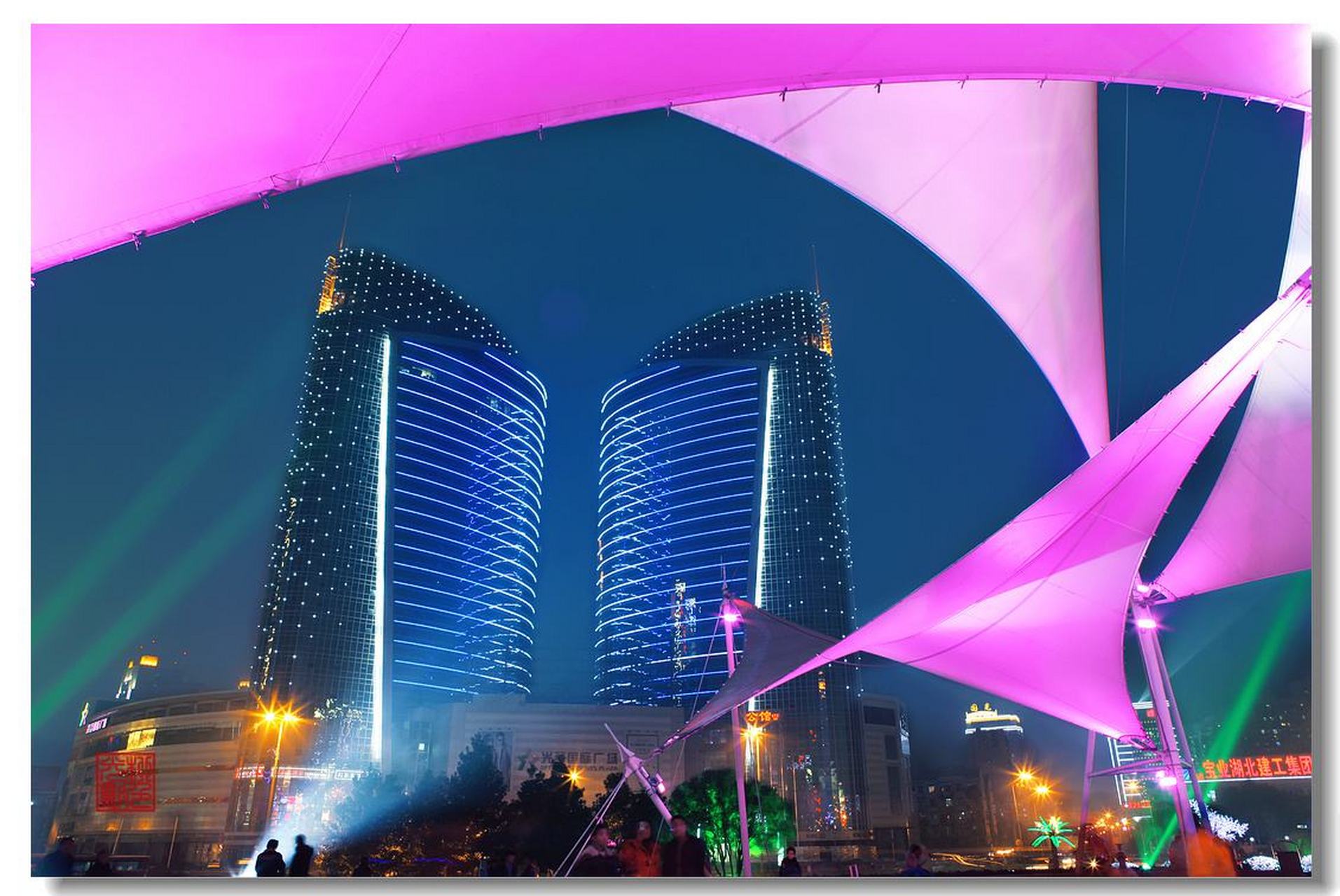 直播武汉·倾城时光#旧光谷广场(鲁巷广场)光谷广场始建于20世 800