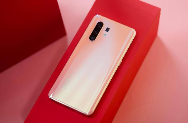 vivo x30 pro,一款能让对方喜笑颜开的女神节礼物