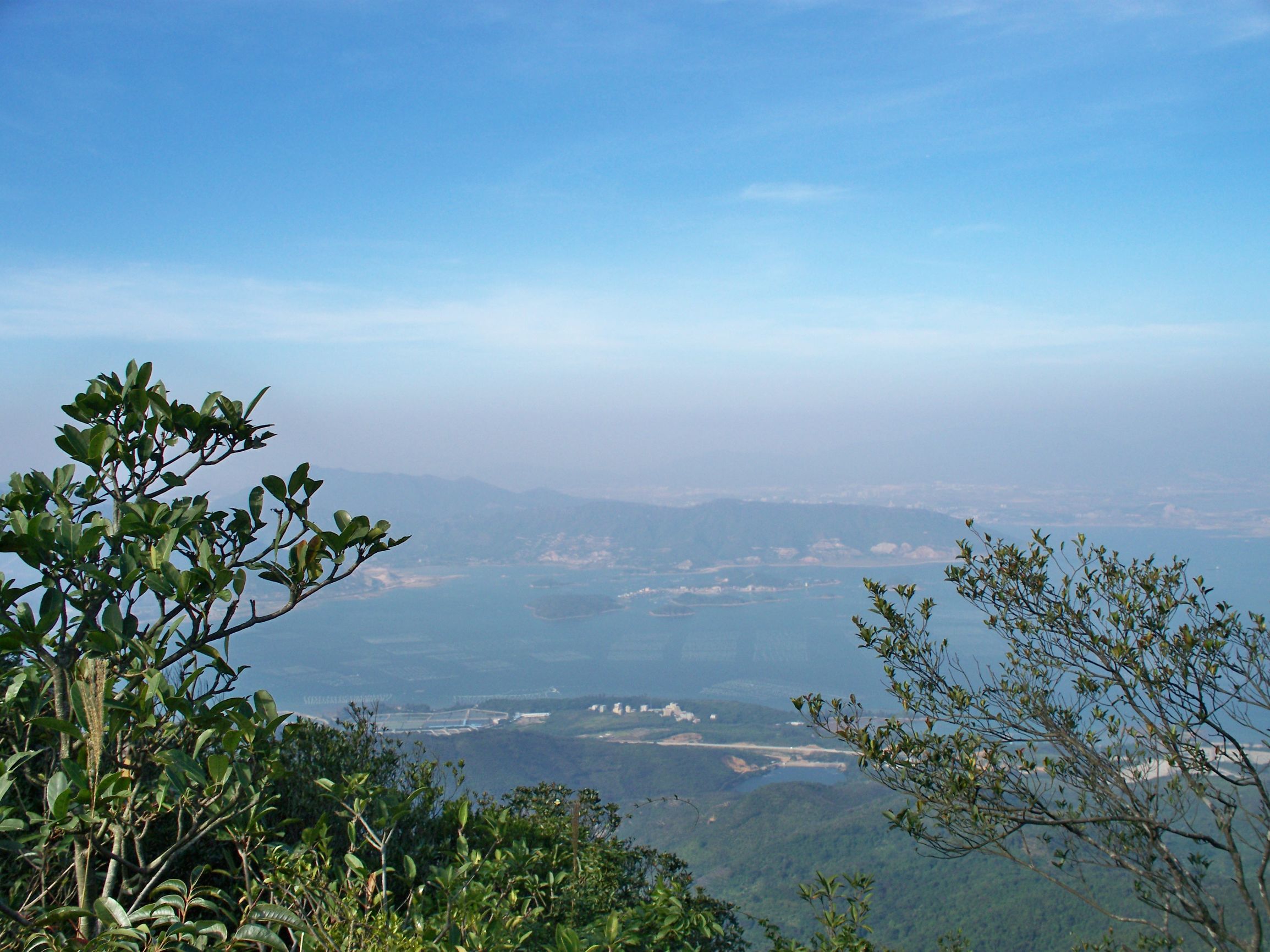 为大鹏半岛北岛的主要组成山脉,海拔707米(深圳第六高峰)