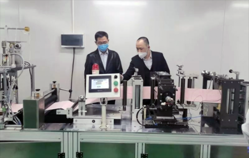 颜朝晖:精细服务 助力企业加快复工复产