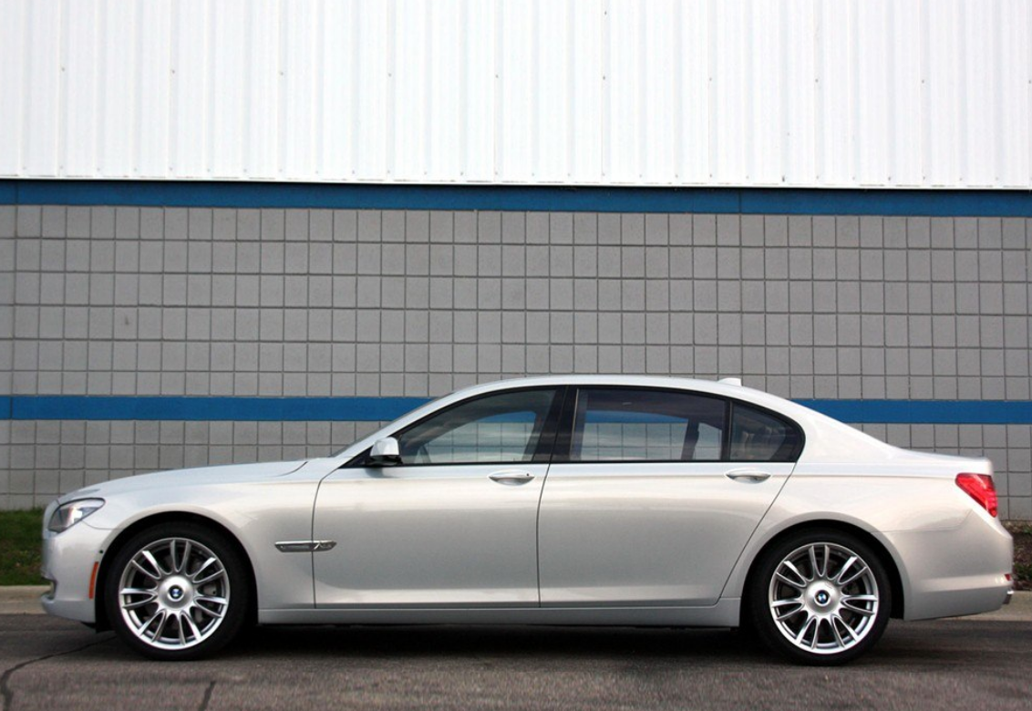 对宝马7系外观的饱览