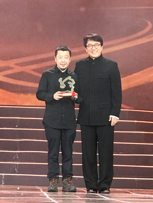 成龙元彪罕见同框引众人"回忆杀",元彪胖成洪金宝完全认不出