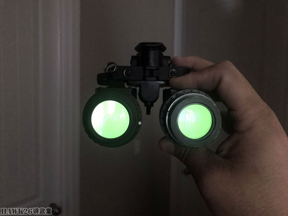 评测:中国式的夜视仪解决方案 使用pvs-14镜片组的pvs-31