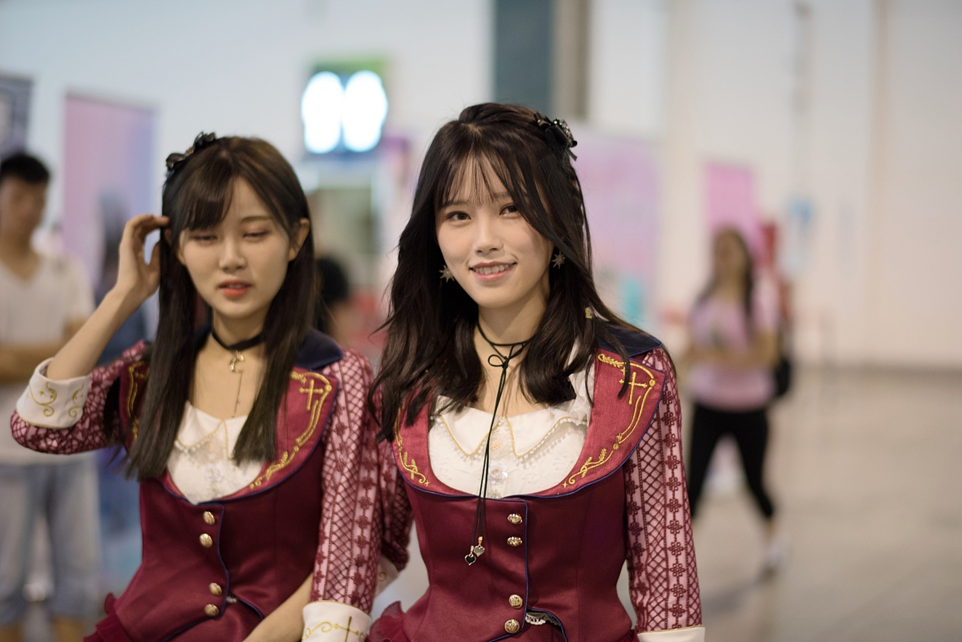 郭敬明晒陈都灵程潇原始帧合照# 近日,郭敬明在社交媒体上晒出了艺排