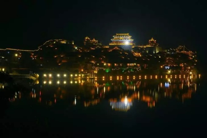 铜仁大明边城:面对锦江,离市区不远