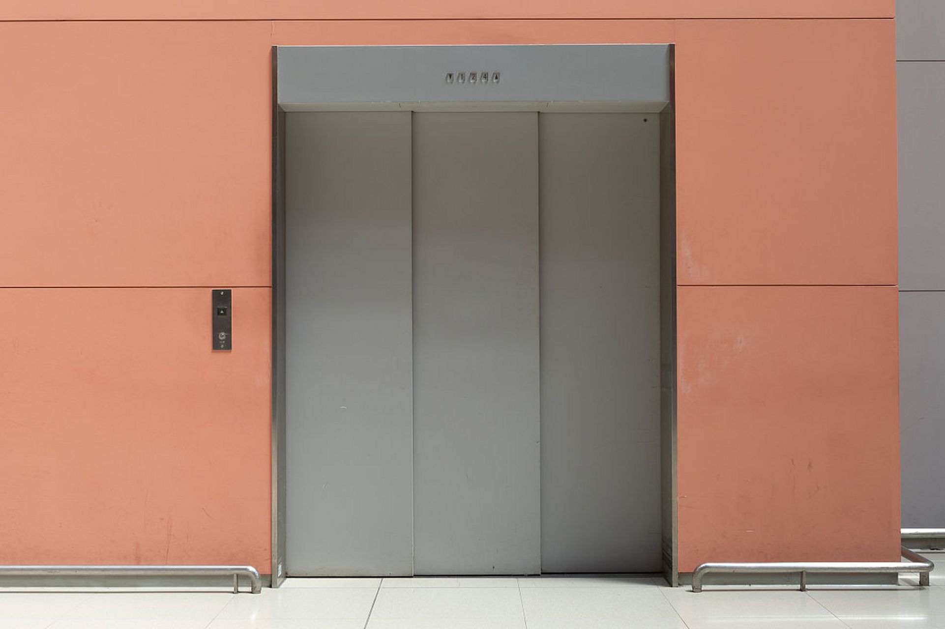 电梯防火门的标准通常有以下几个方面: 1.