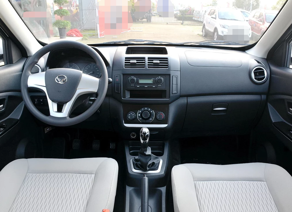 北汽幻速h2,外观设计家用时尚风格,内饰配置非常齐全!