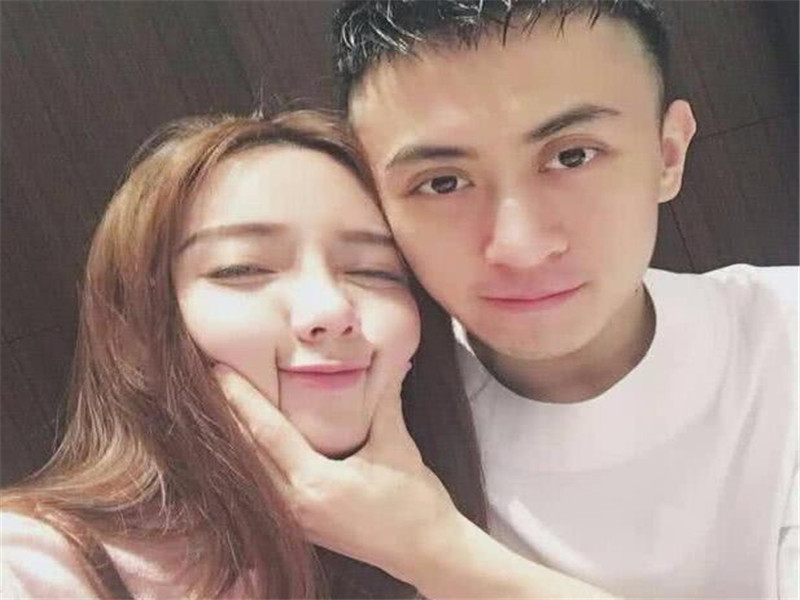 秦奋和nba美女主播美娜,2年恋情结束,网友:果然不能当真!