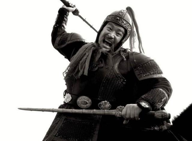 水浒人物志——双鞭呼延灼 为什么每次打架都平手?他功夫很差吗