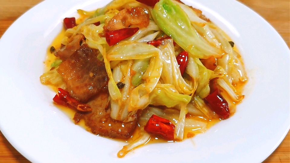川菜中最接地气的家常菜手撕包菜,这样做和饭店一个味