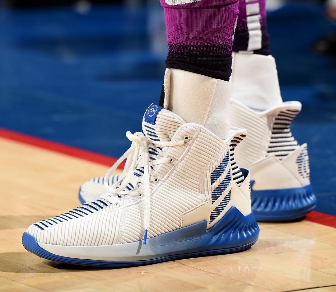 常规赛鞋报1.16-老卡特秀unc配色气柱鞋 拉文大红科比初代抢镜